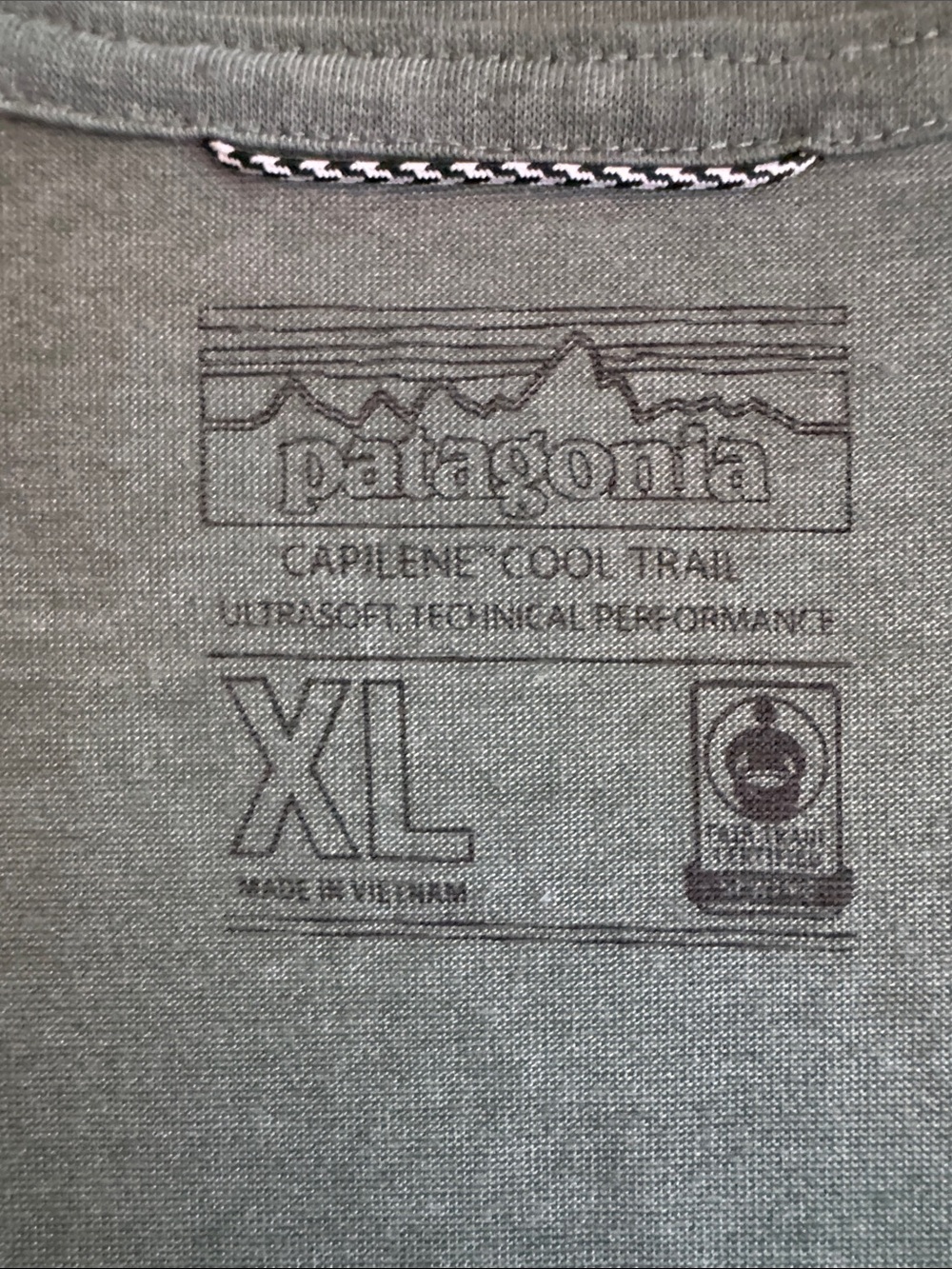 Patagonia Capilene Cool Trail Relaxed Scoop Neck Tee in Sage Green XL - Picture 4 of 12